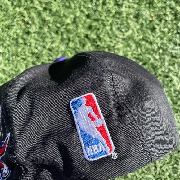 Vintage Toronto Raptors Snapback - Picture 4 of 5